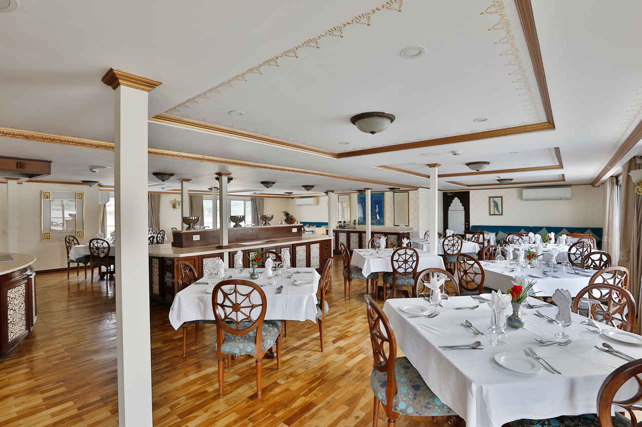 Comedor  - Ganges Voyager