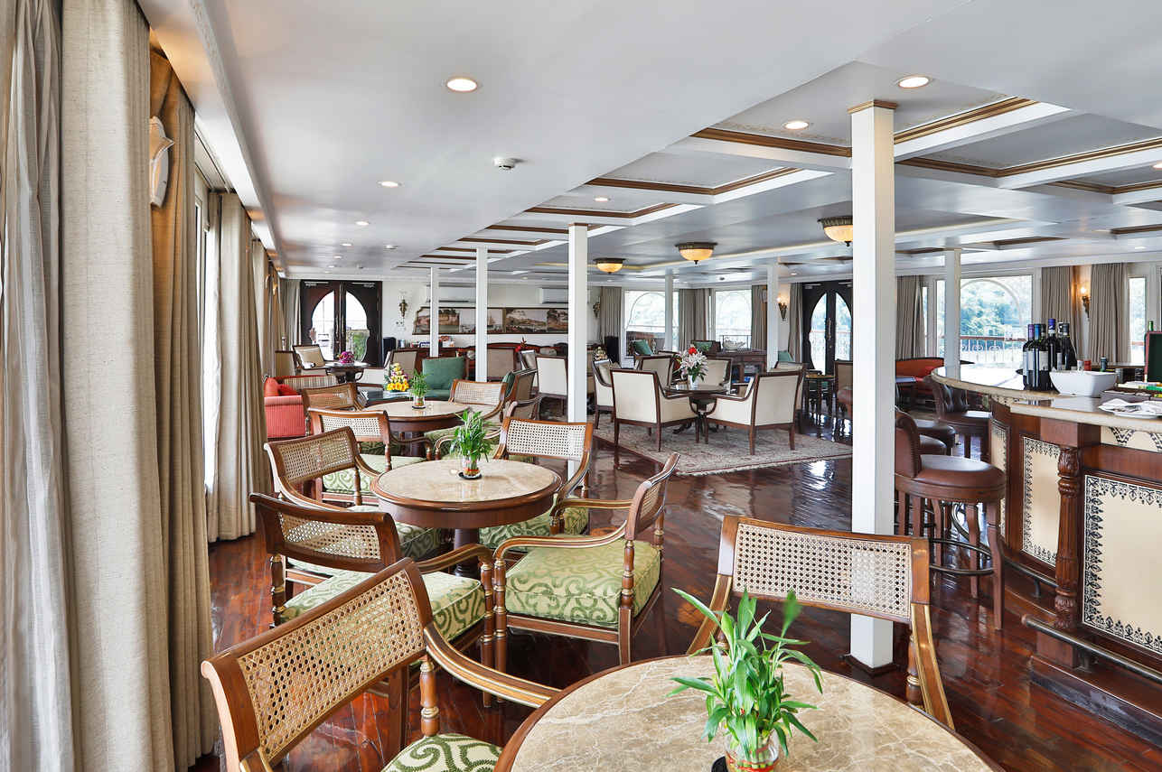 Bar y Salon - Ganges Voyager