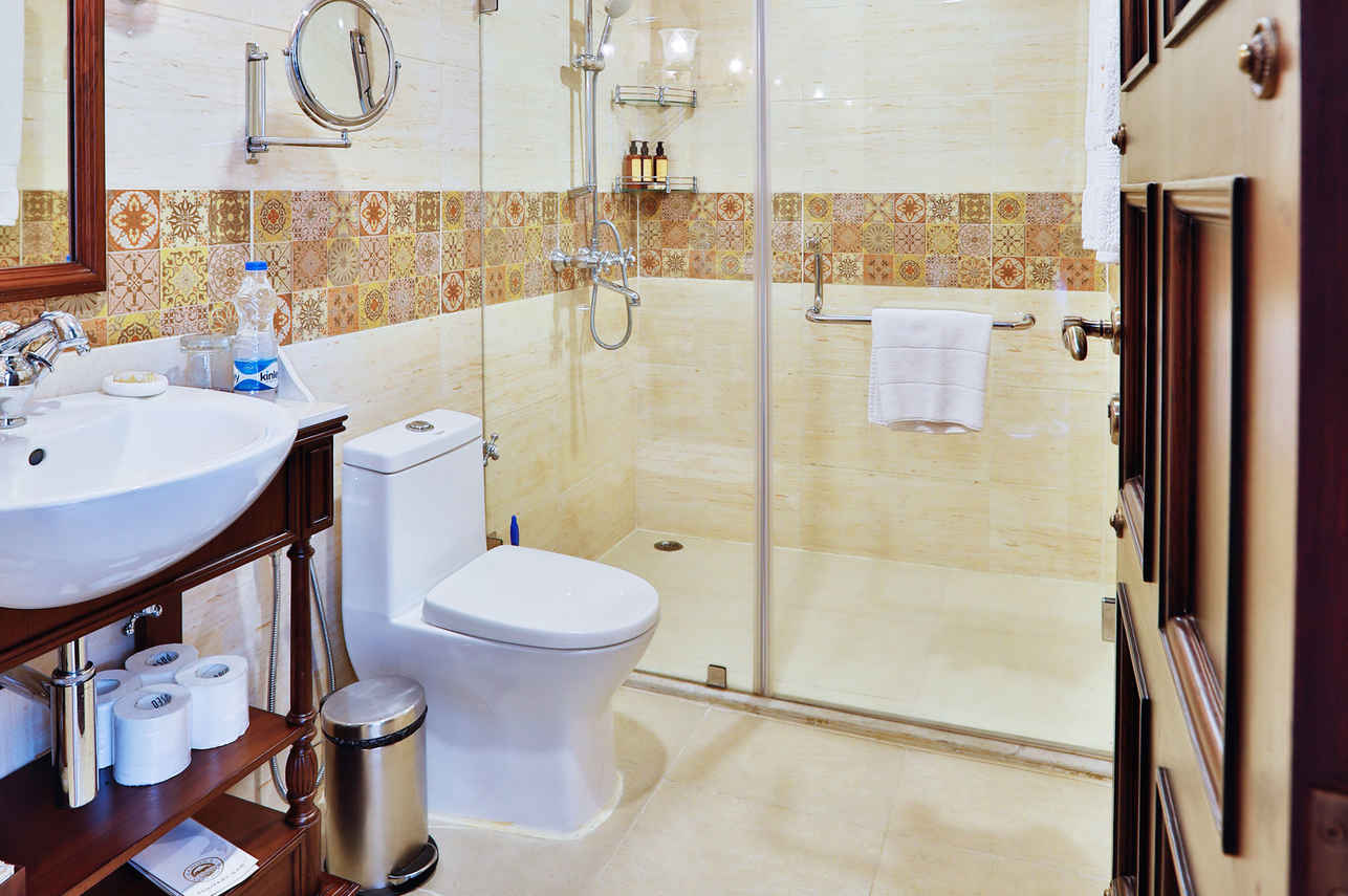 Signature Suite - Bathroom