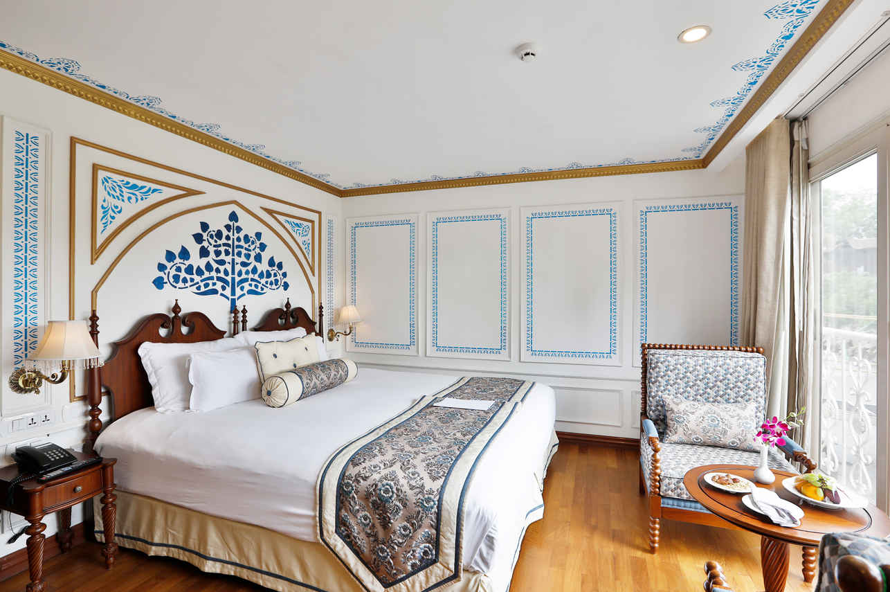 Signature Suite