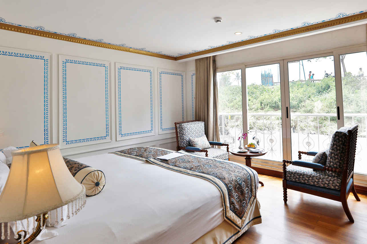 Signature Suite