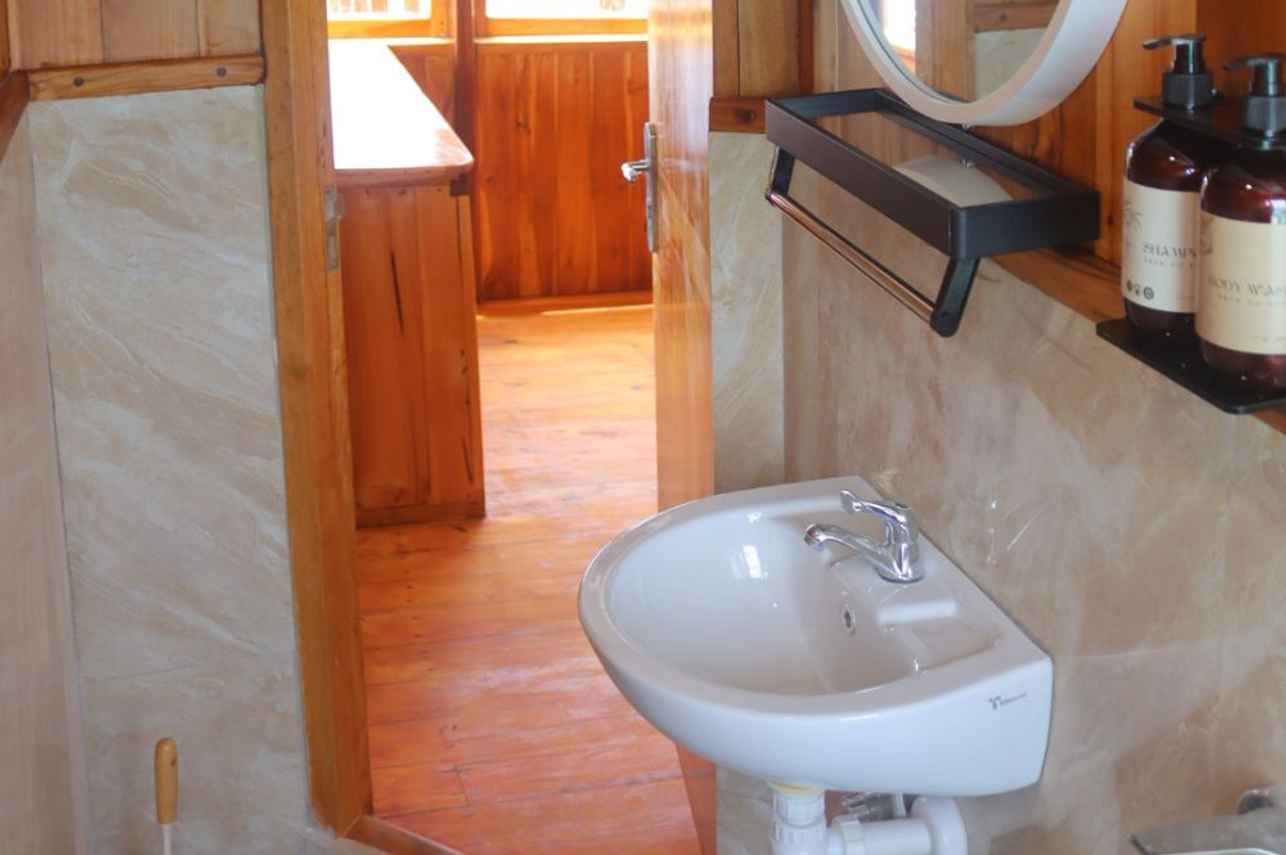En-Suite bathrooms - Blue Lotus