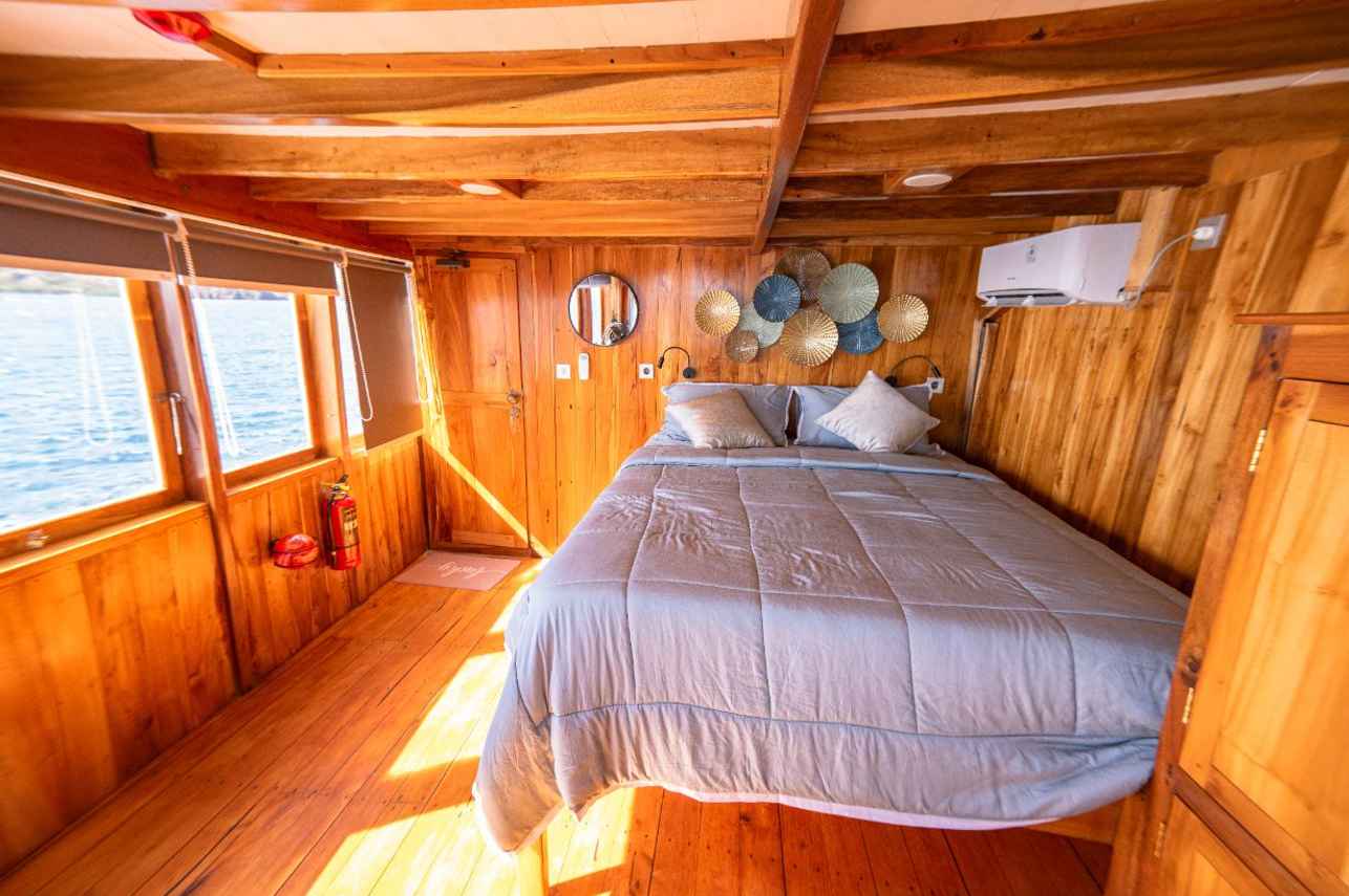Master Cabin - Blue Lotus
