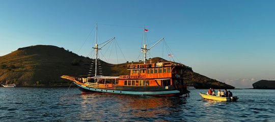 Blue Lotus liveaboard in Indonesia