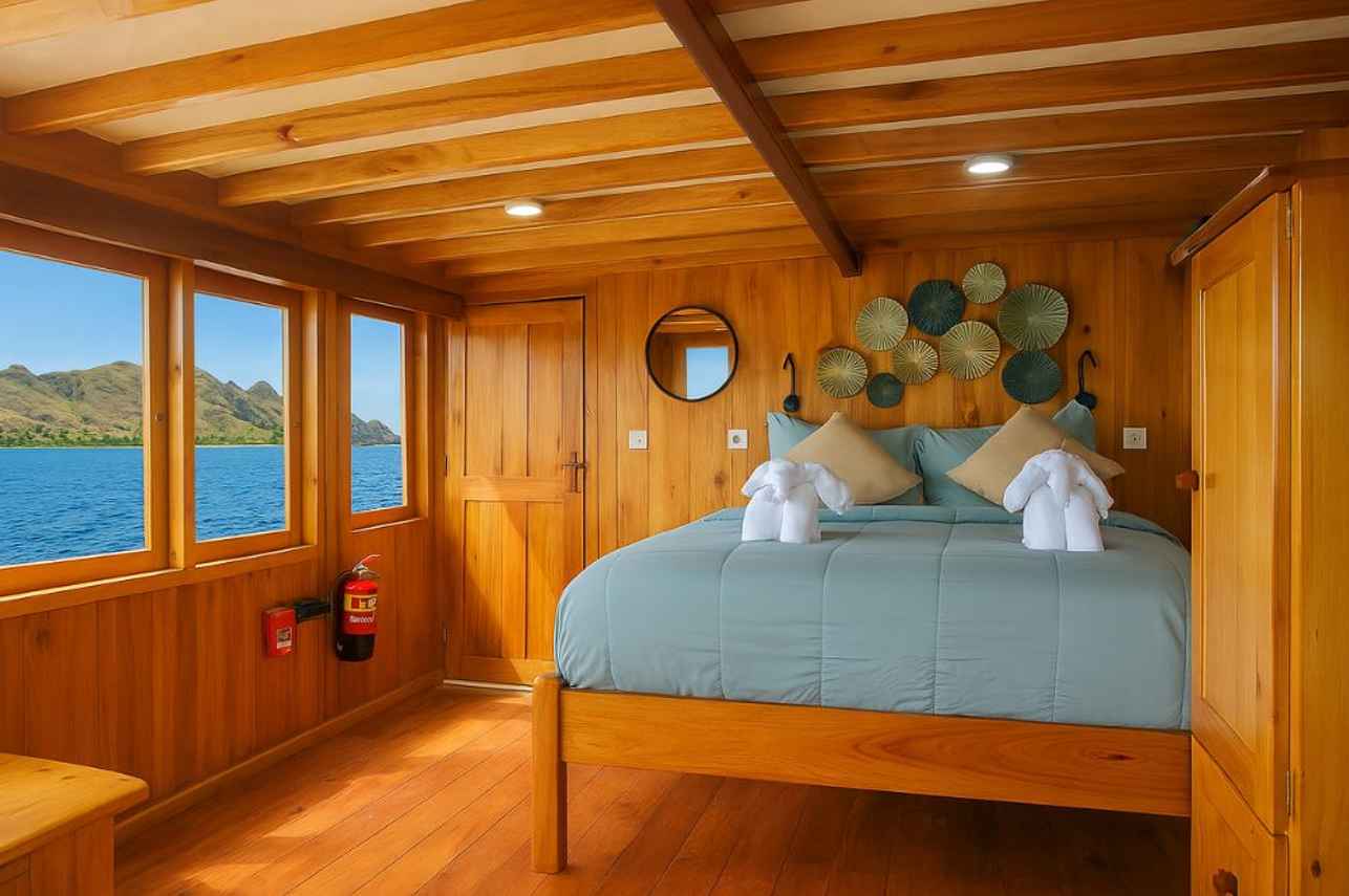 Master Cabin - Blue Lotus