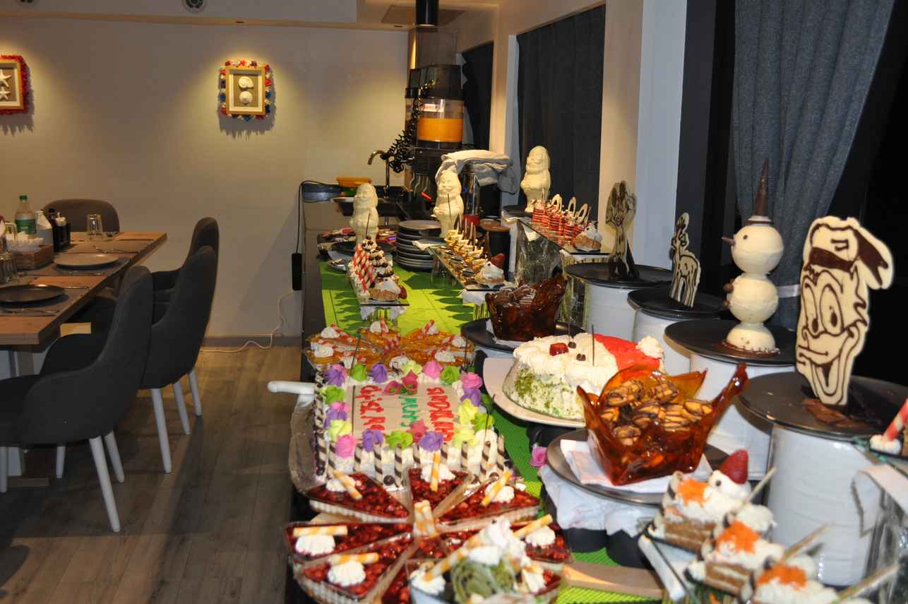 Buffet Area - Sindalahs