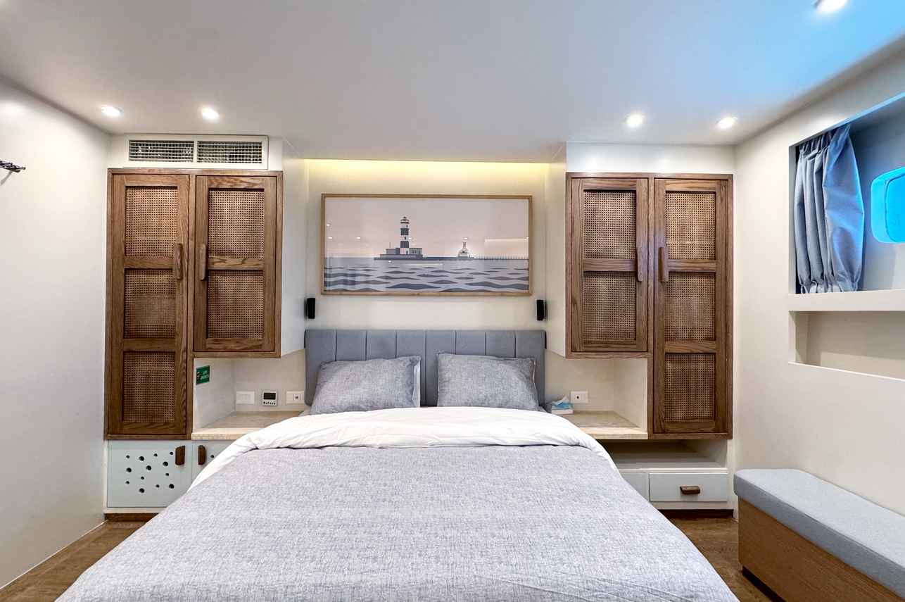 Lower Deck Suite