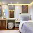 Upper Deck Single Suite