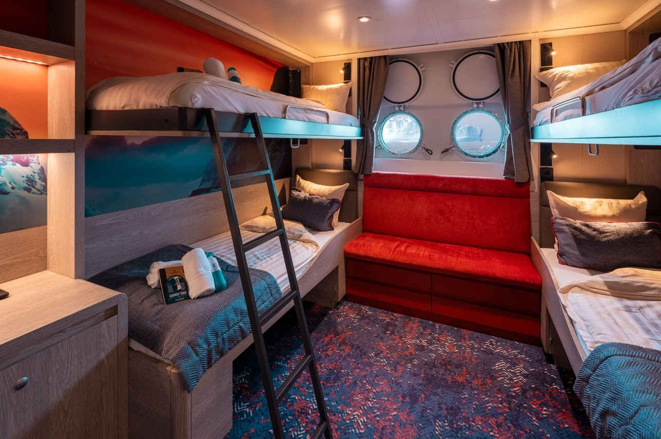 Quadruple Porthole