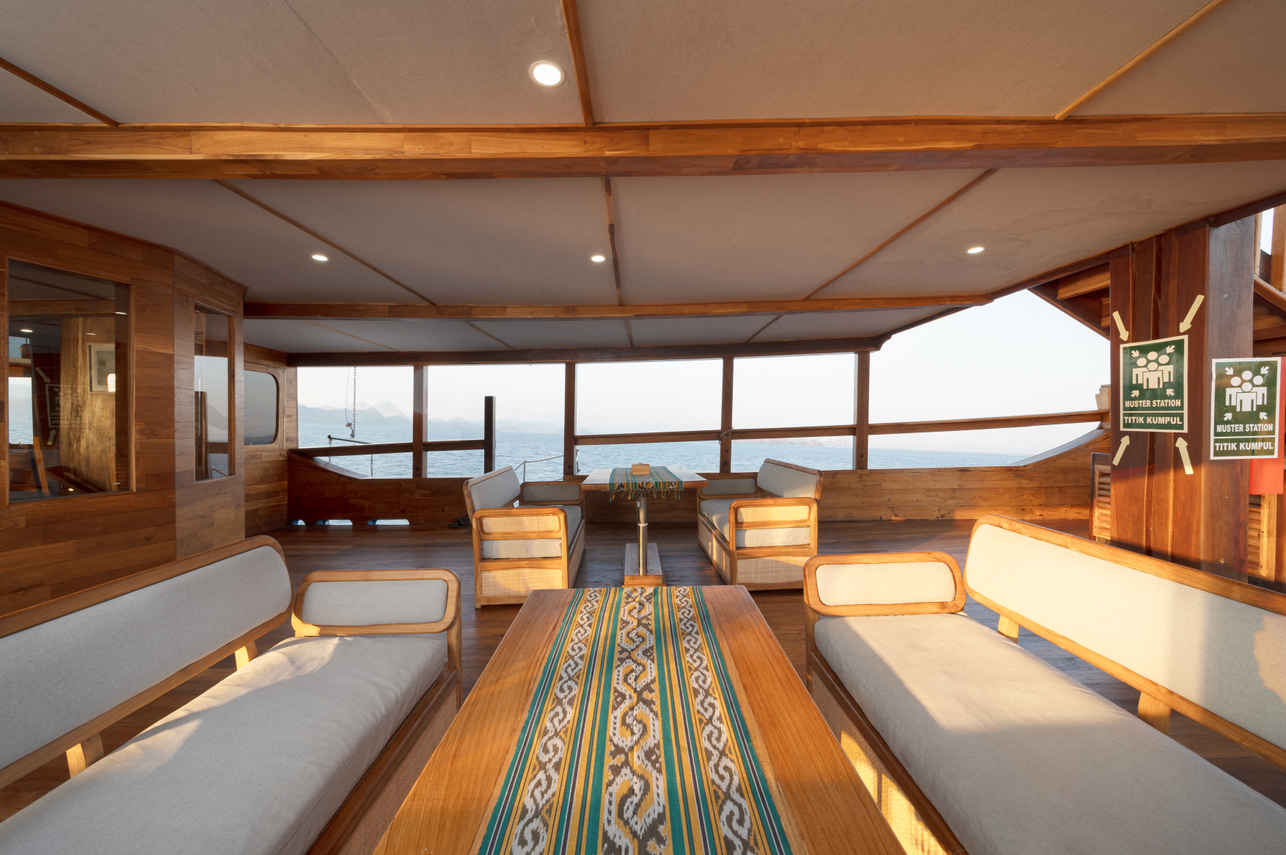 Outdoor Lounge - Naga Biru