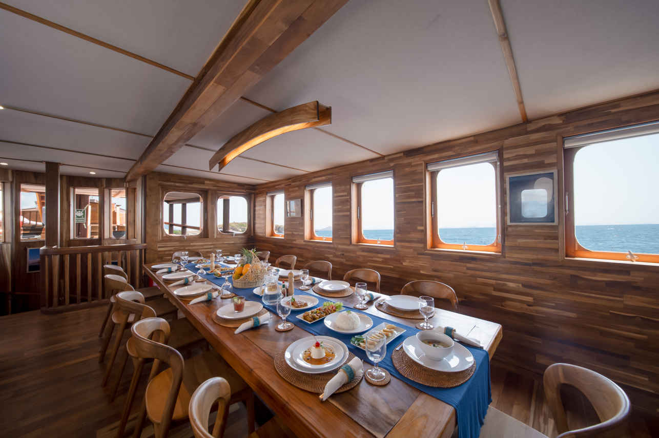 Dining Room - Naga Biru