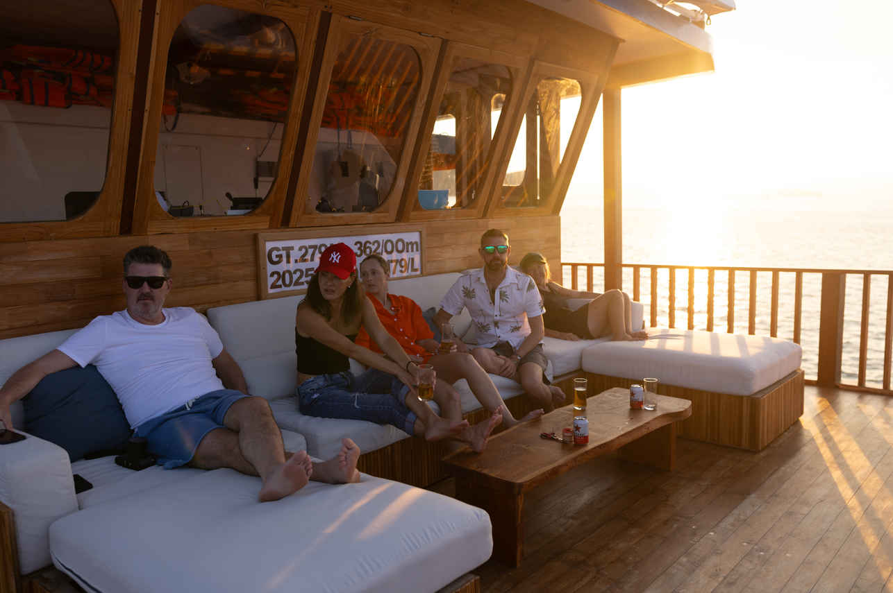 Outdoor Lounge - Naga Biru