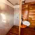 En-suite badkamers - Naga Biru