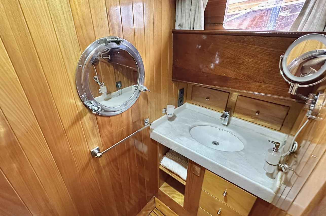 Master Cabin Bathroom