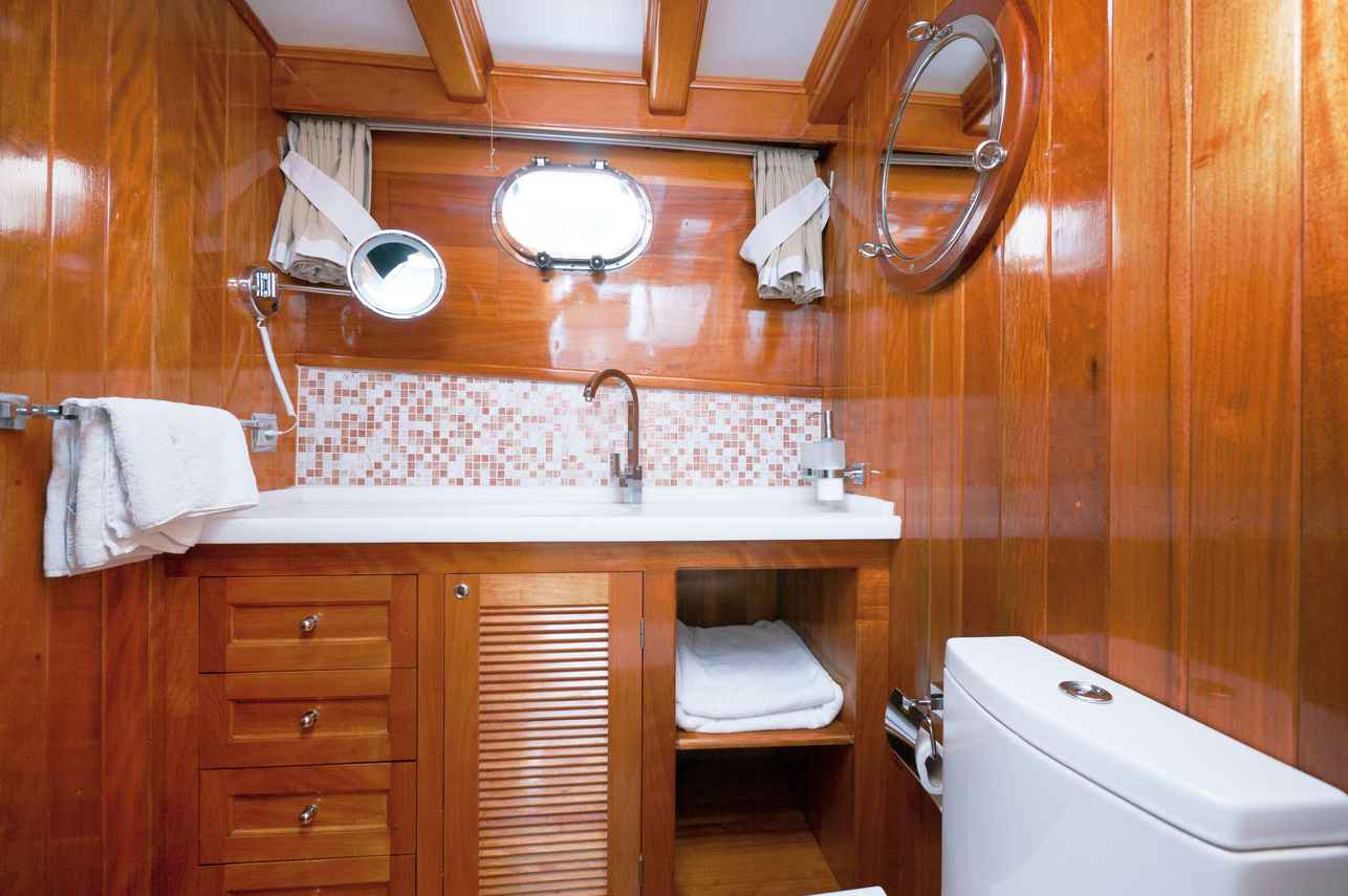 Master Cabin Bathroom