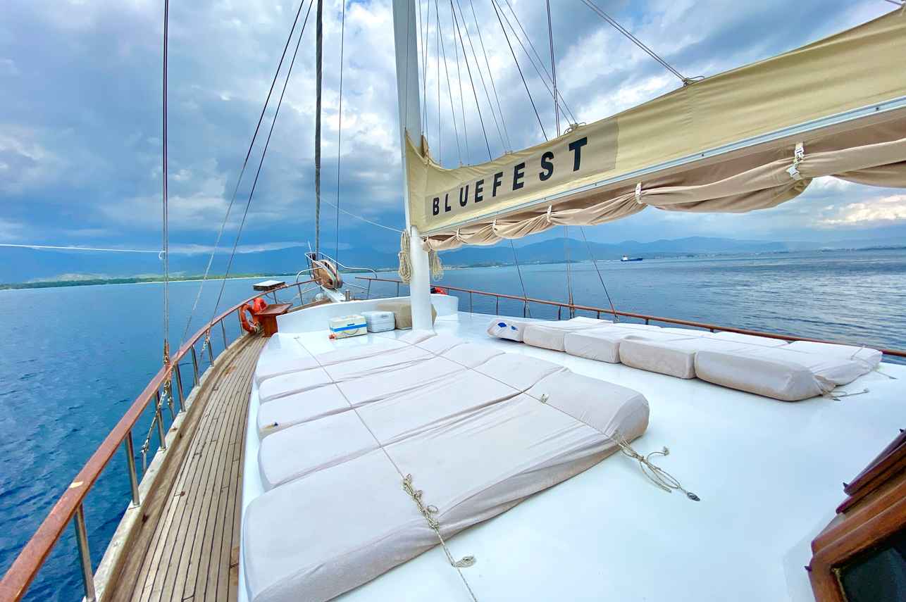 Sun Deck - Farout Classic Gulets