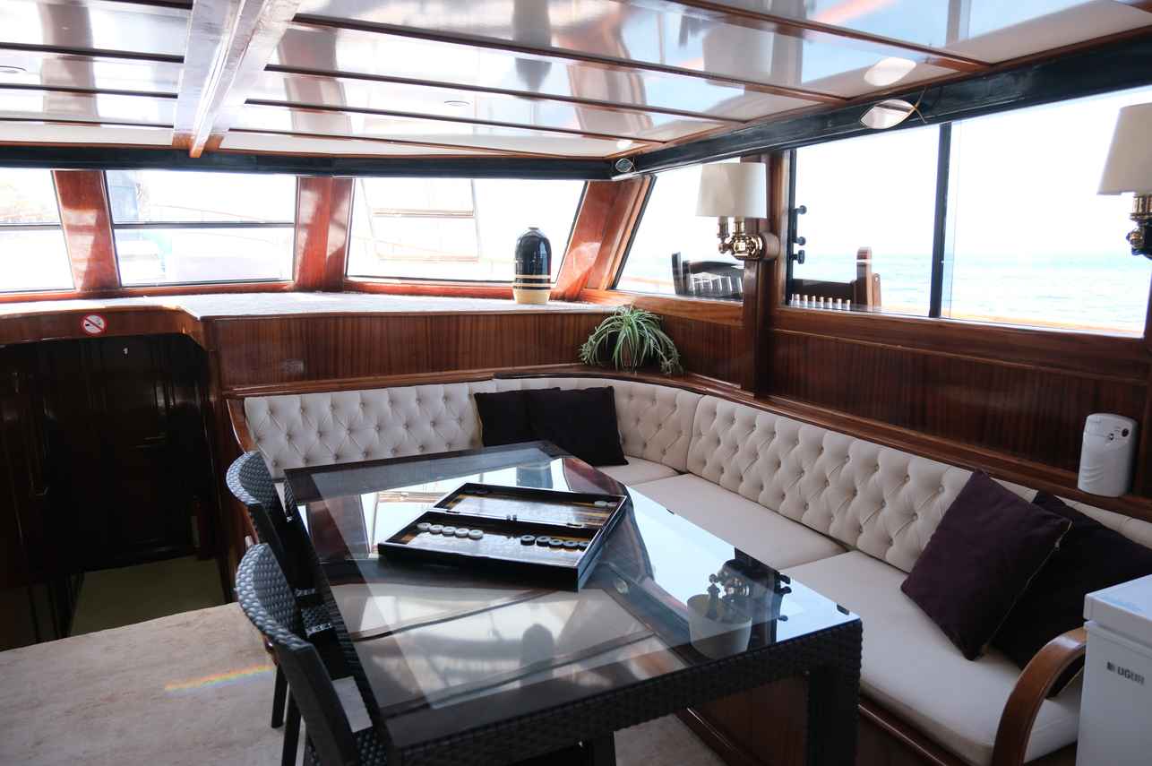 Indoor Saloon - Farout Classic Gulets