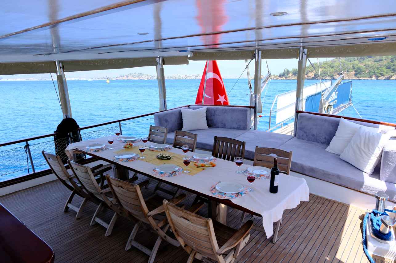 Outdoor Dining - Farout Classic Gulets