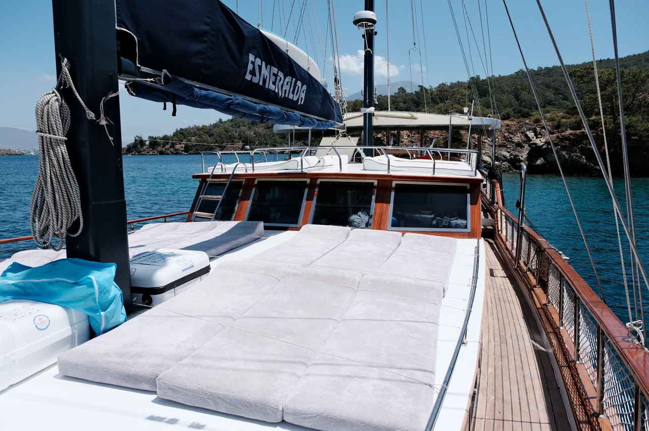 Sun Deck - Farout Classic Gulets