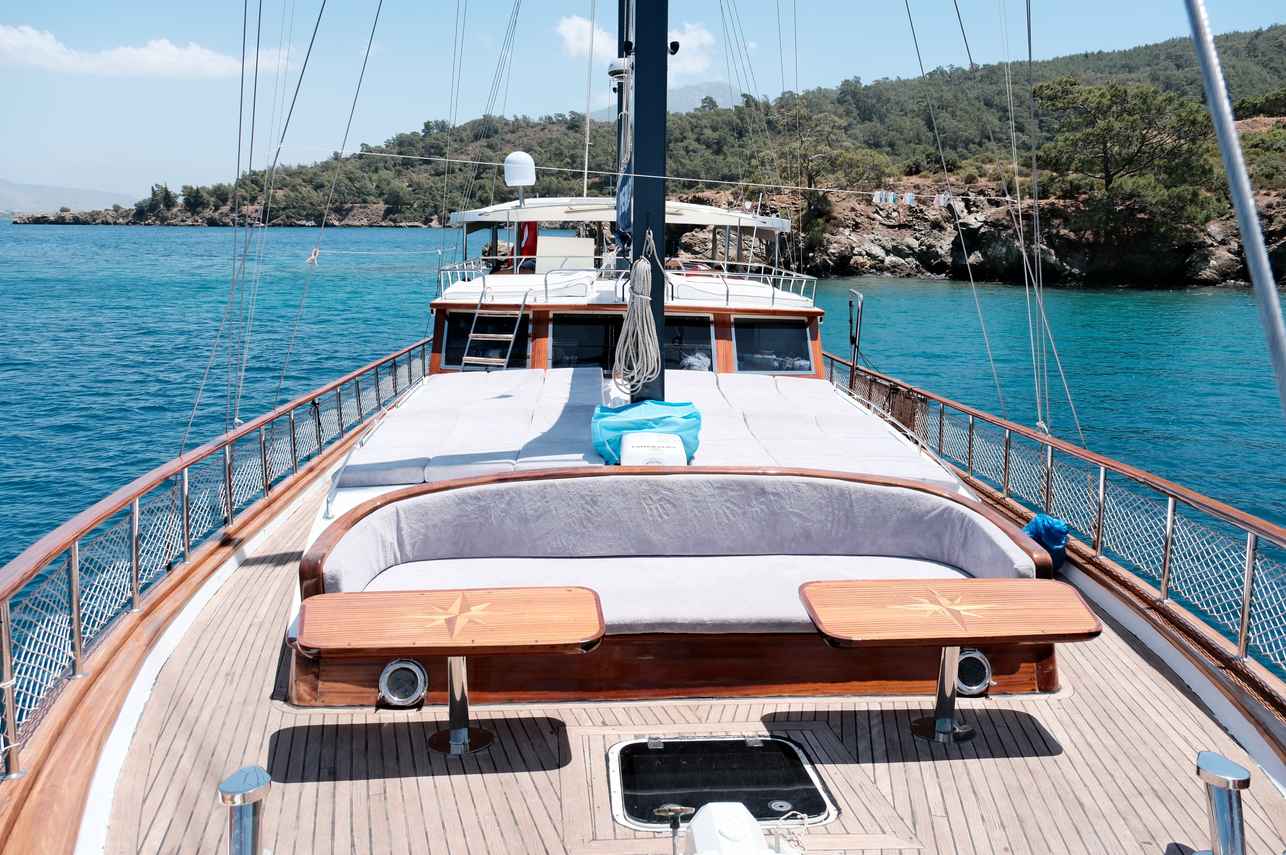 Sun Deck - Farout Classic Gulets