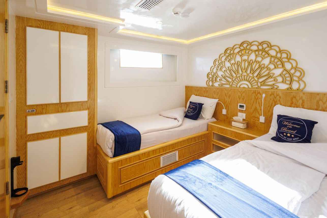 Lower Deck Cabin - MY Destiny