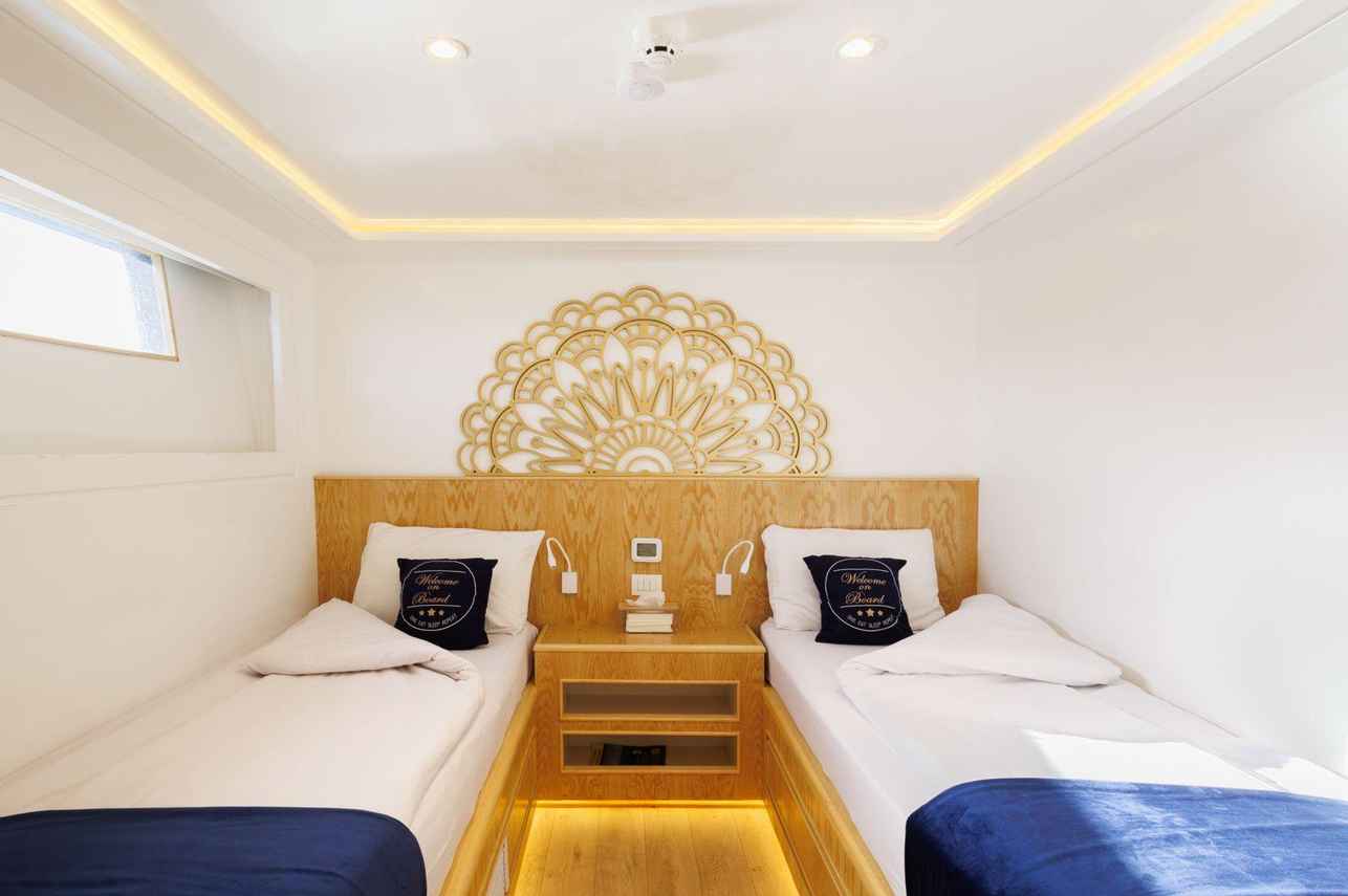 Lower Deck Cabin - MY Destiny