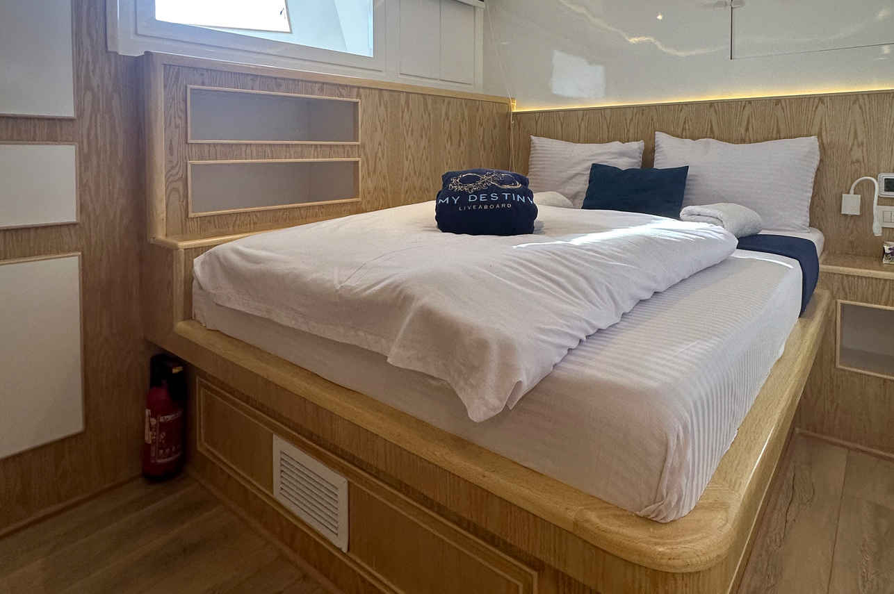 下部のデッキ客室 - MY Destiny