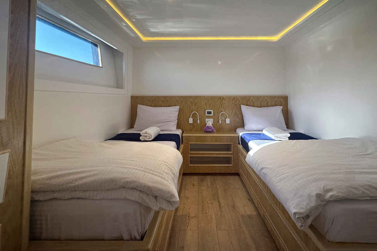 下部のデッキ客室 - MY Destiny