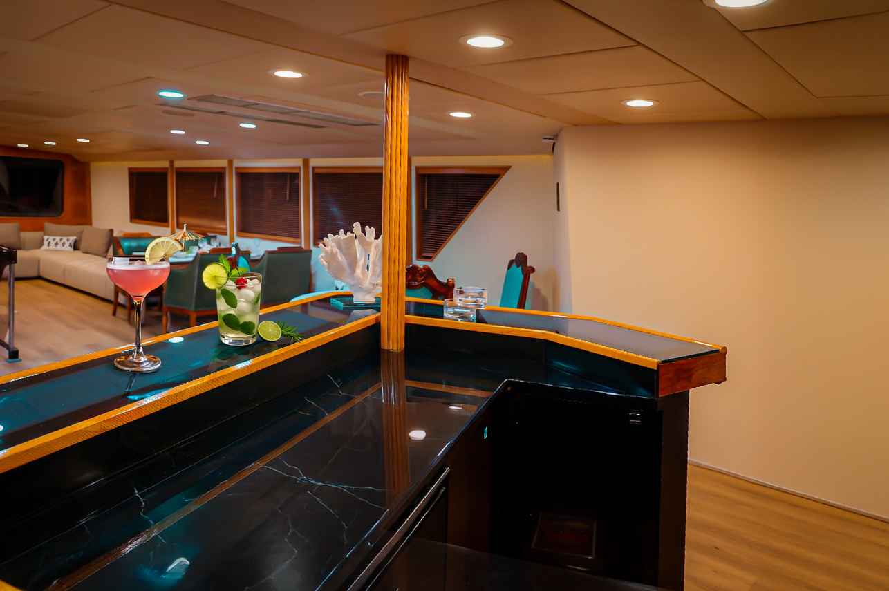 Bar and Lounge Area - Galaxy Zibo