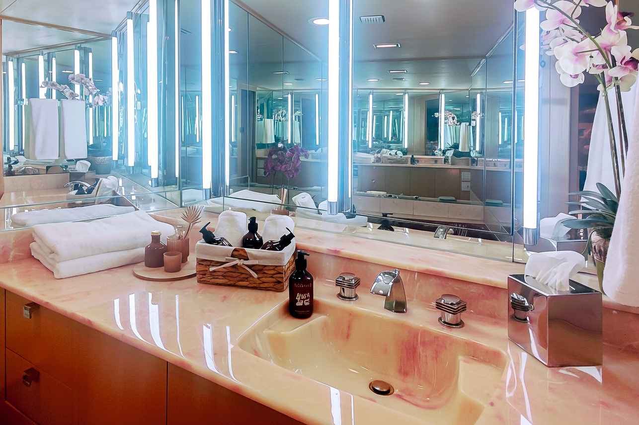 En-Suite bathrooms - Galaxy Zibo