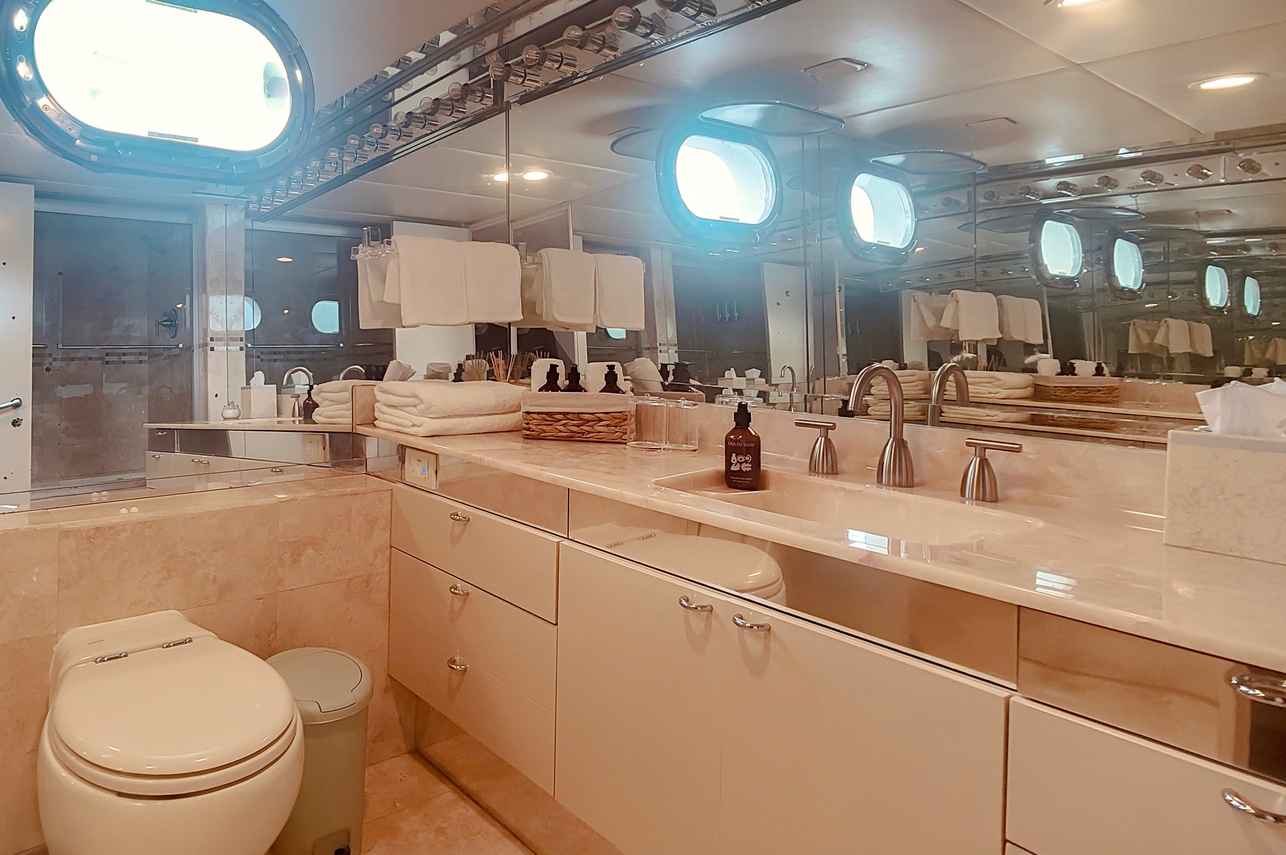 En-Suite bathrooms - Galaxy Zibo