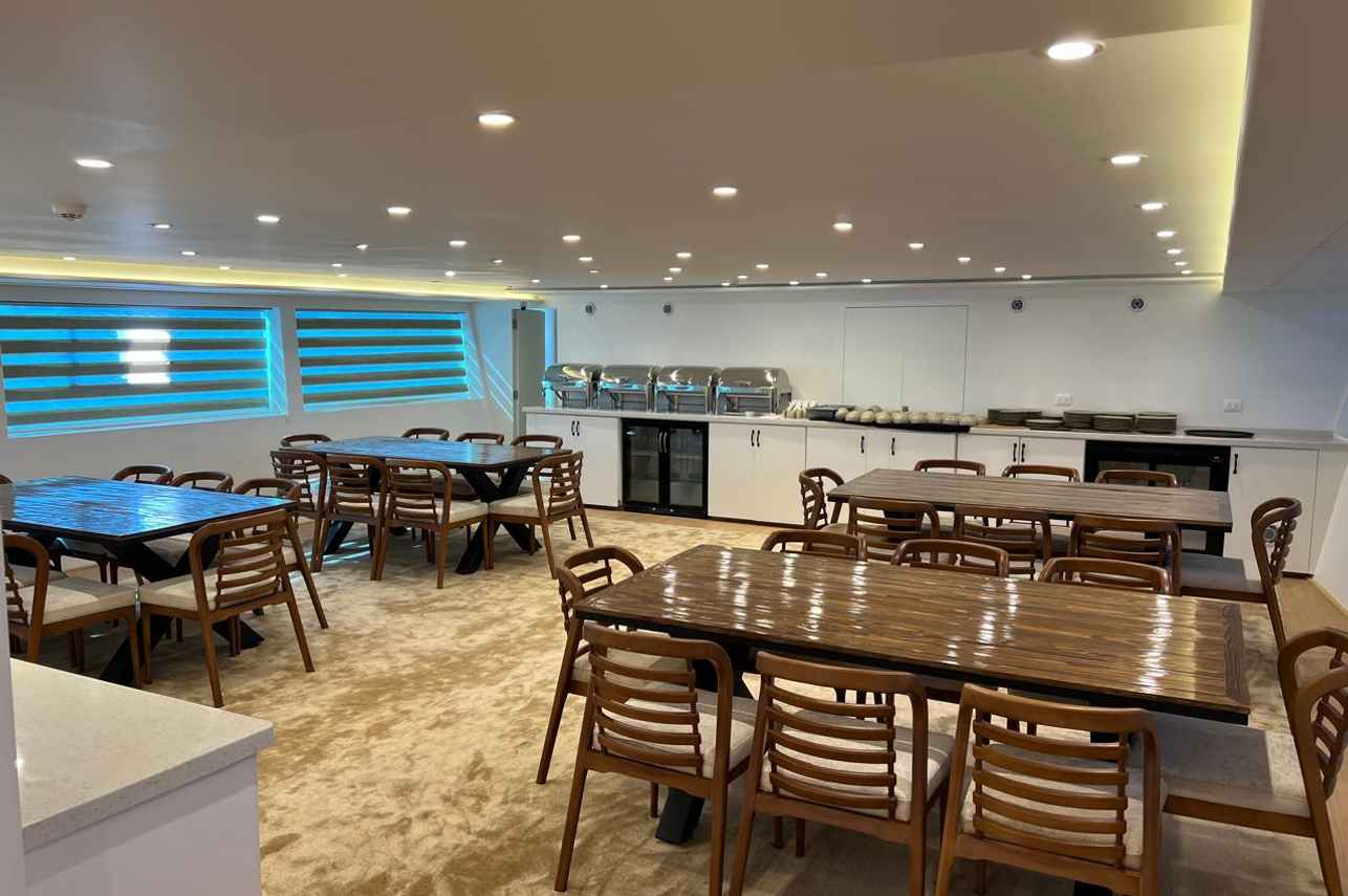 Dining Room - Grand Discovery