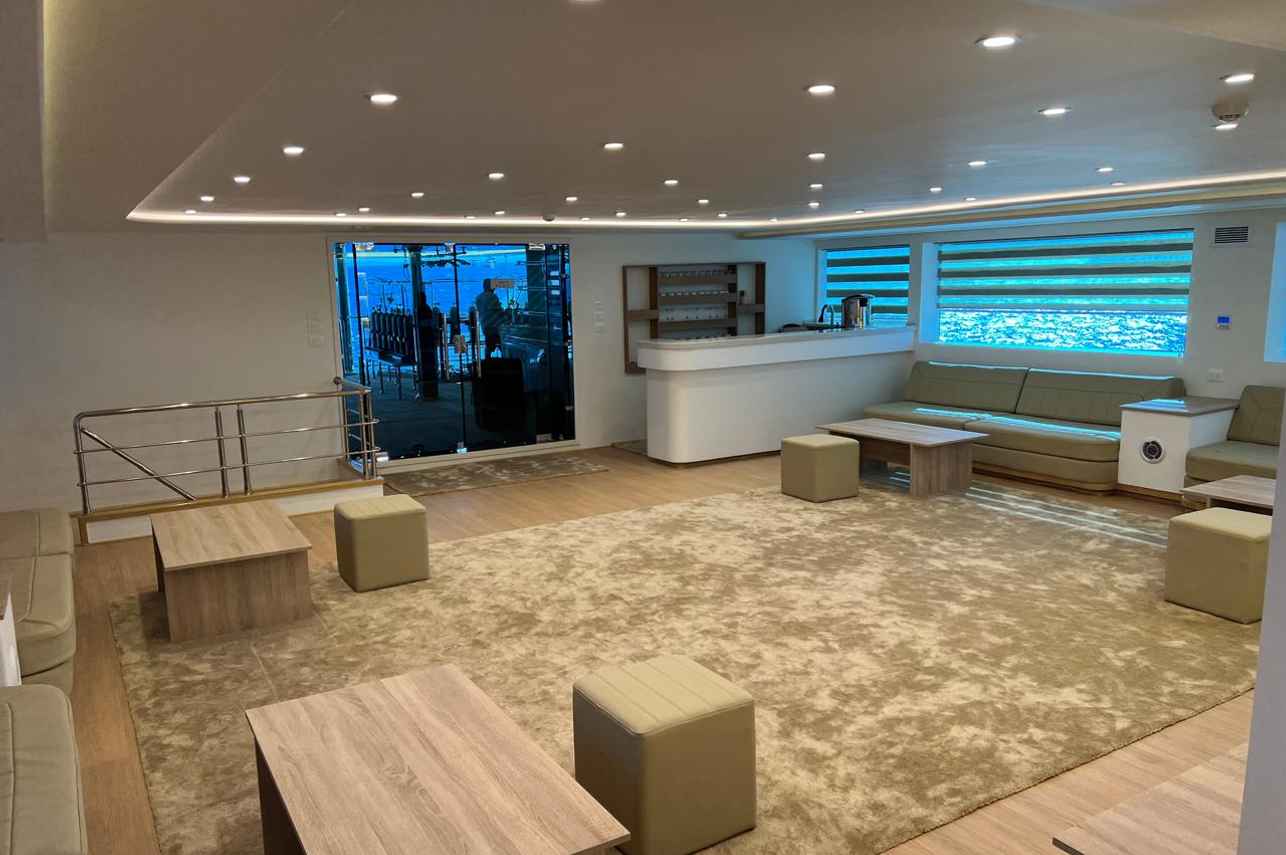 Indoor Saloon - Grand Discovery