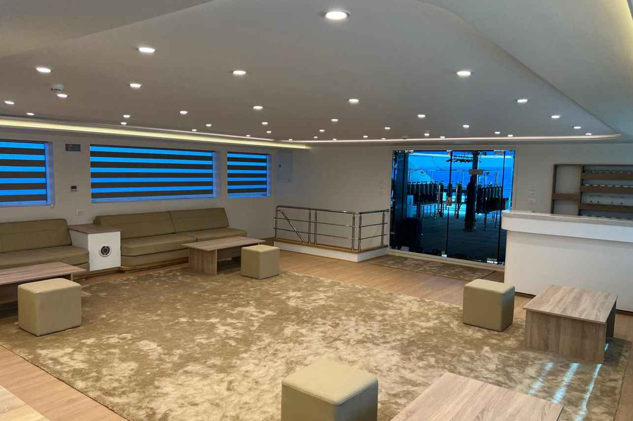 Indoor Saloon - Grand Discovery