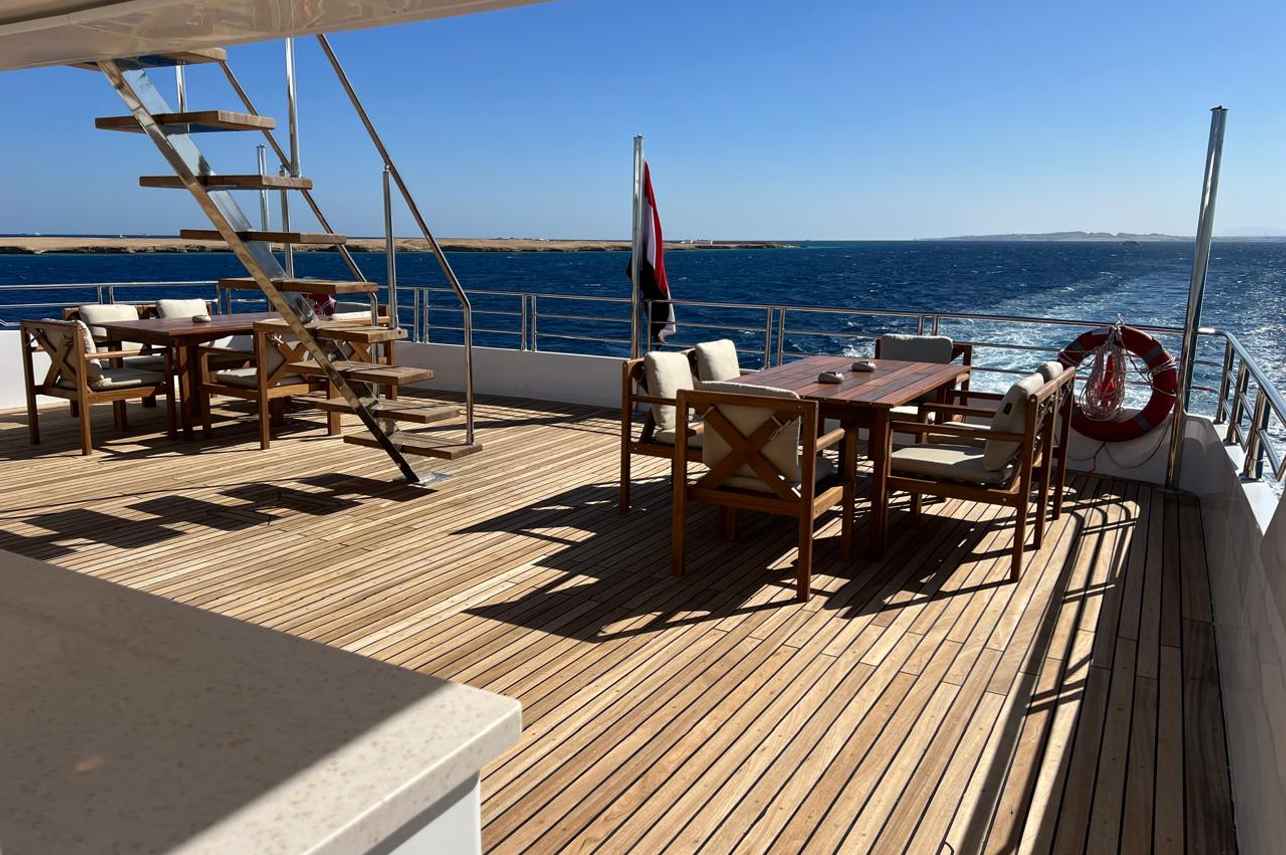 Outdoor Dining - Grand Discovery