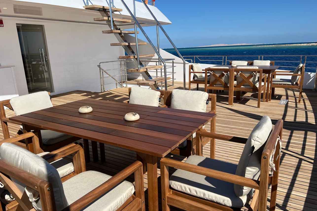 Outdoor Dining - Grand Discovery