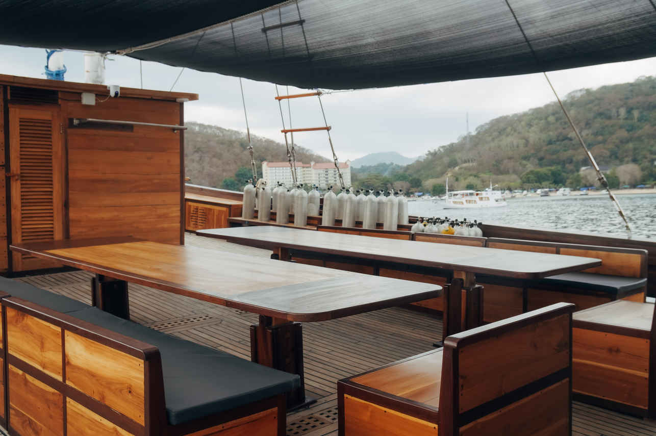 Salon exterior - Hatiku