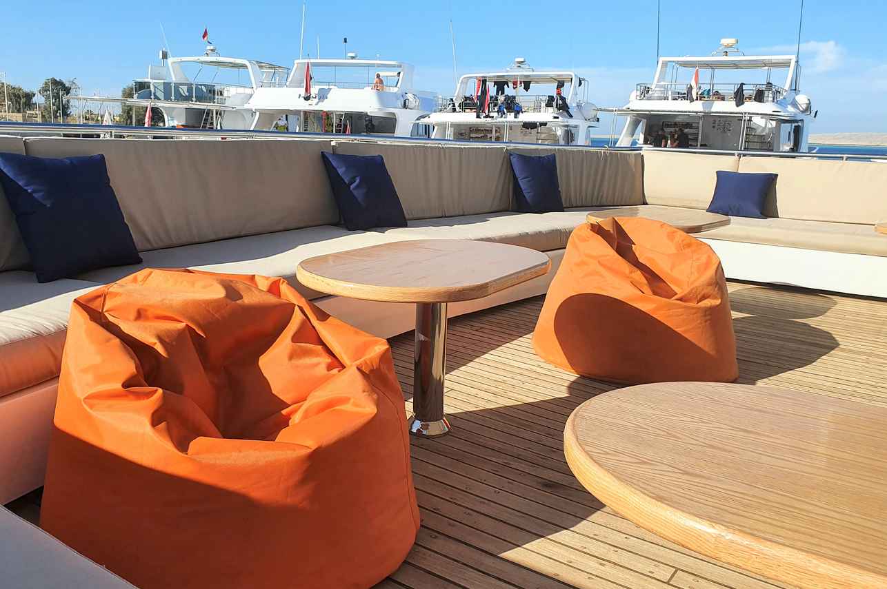 Outdoor Lounge - MY Sinaistar