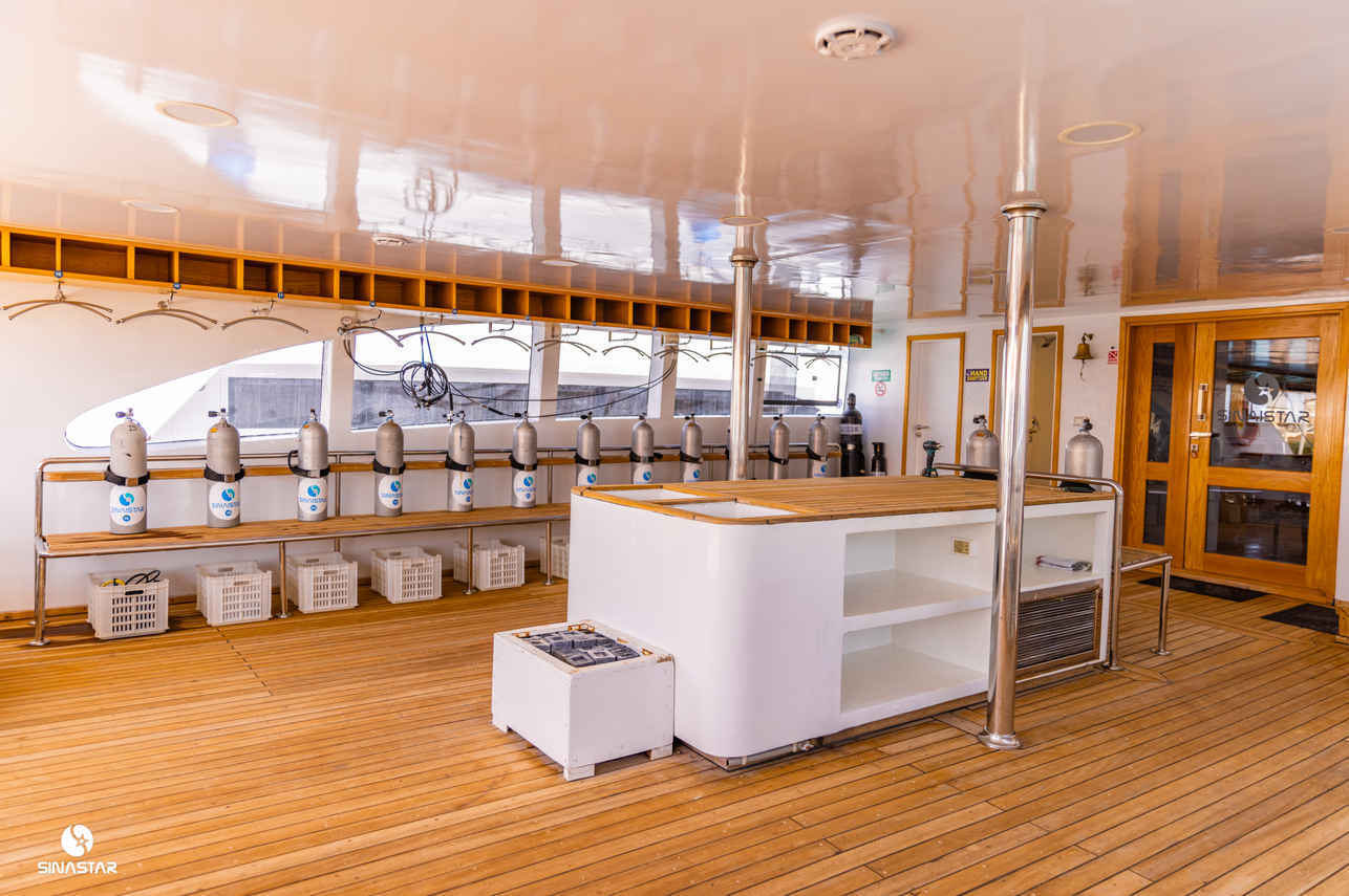 Dive deck - MY Sinaistar