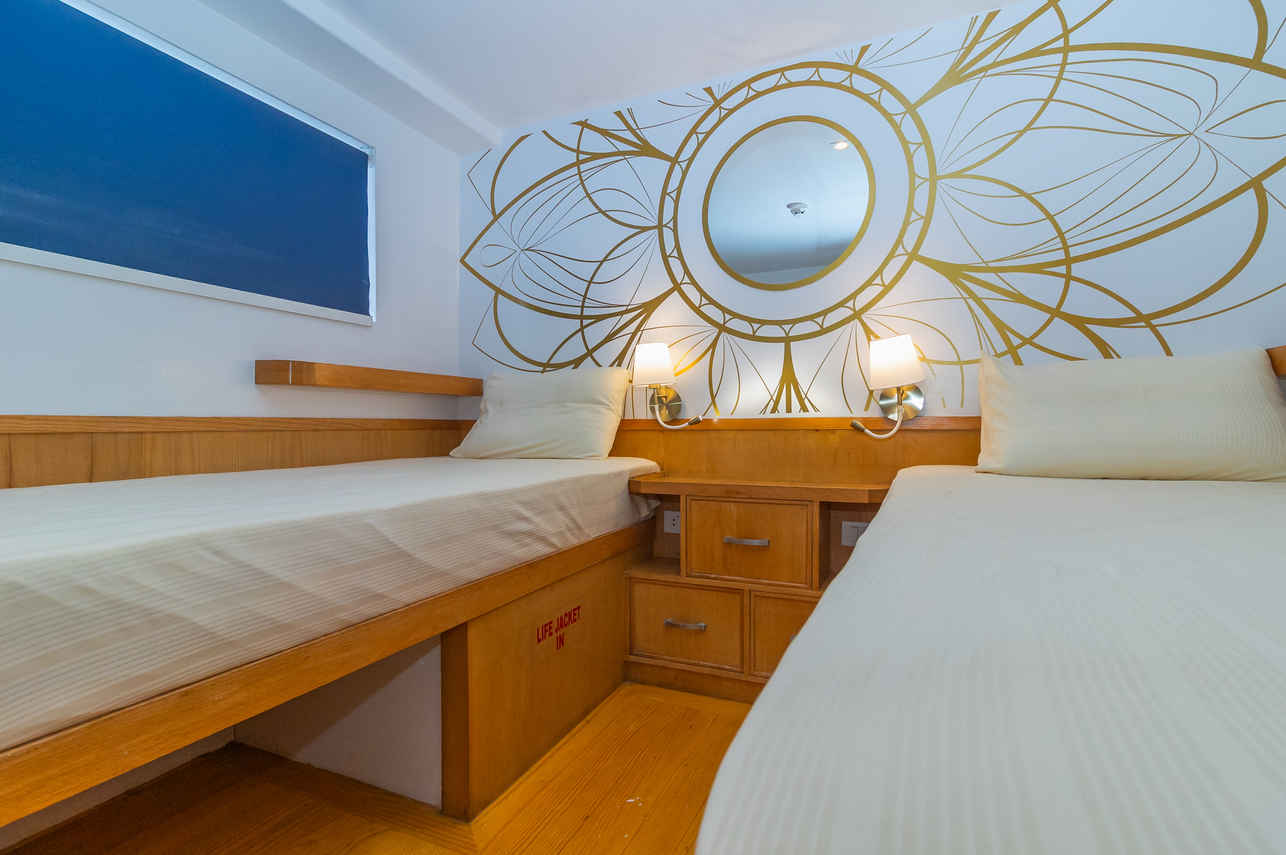 Upper Deck Cabin - MY Sinaistar