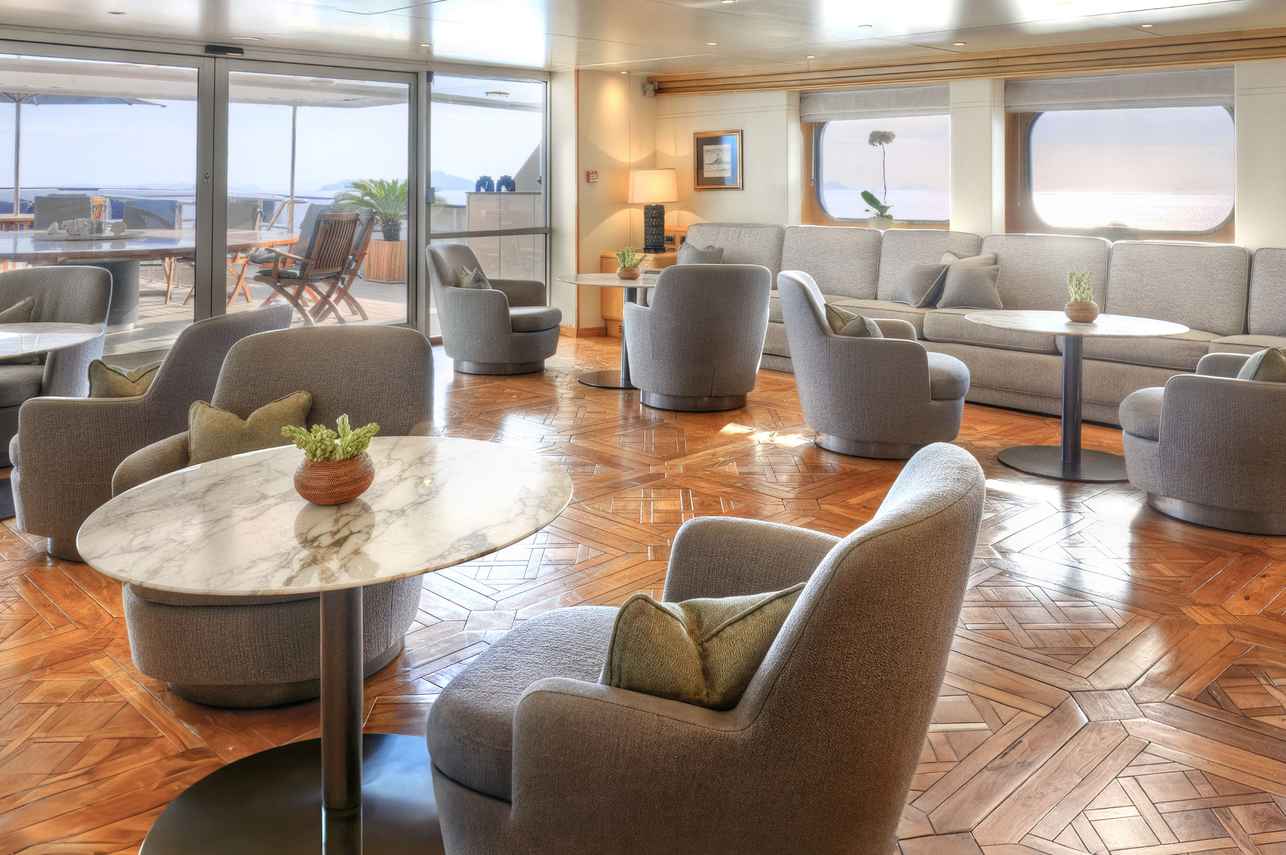 Salone coperto - Aqua Blu