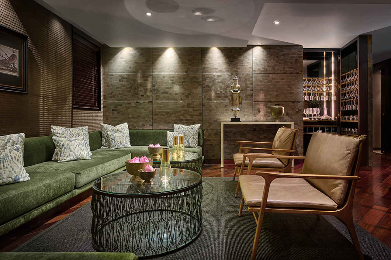 Indoor Saloon - Aqua Mekong