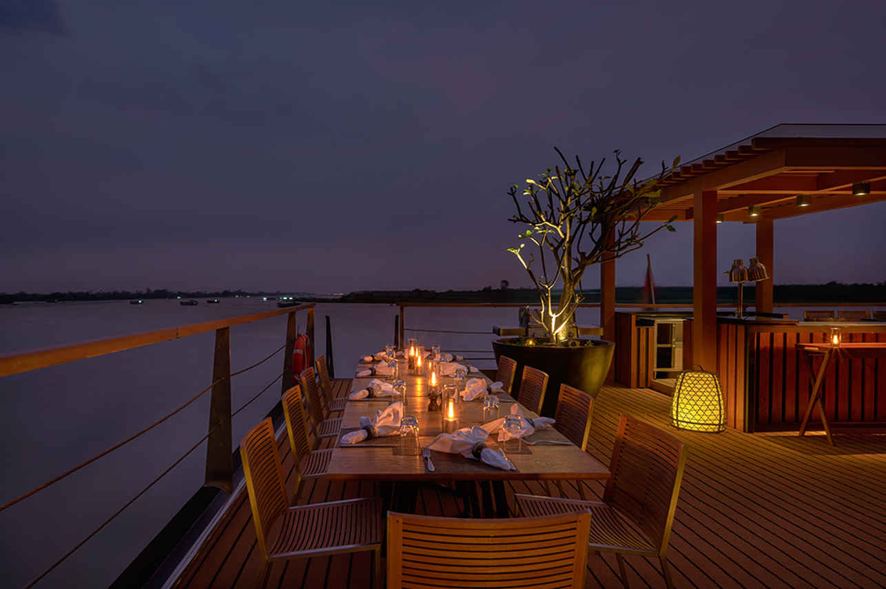 Outdoor Dining - Aqua Mekong