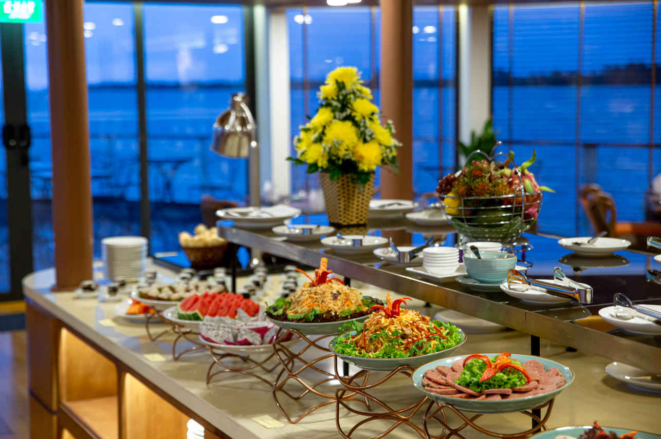 선상 음식 - Victoria Mekong