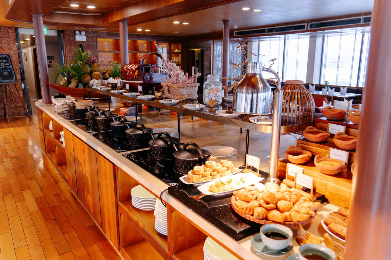 선상 음식 - Victoria Mekong