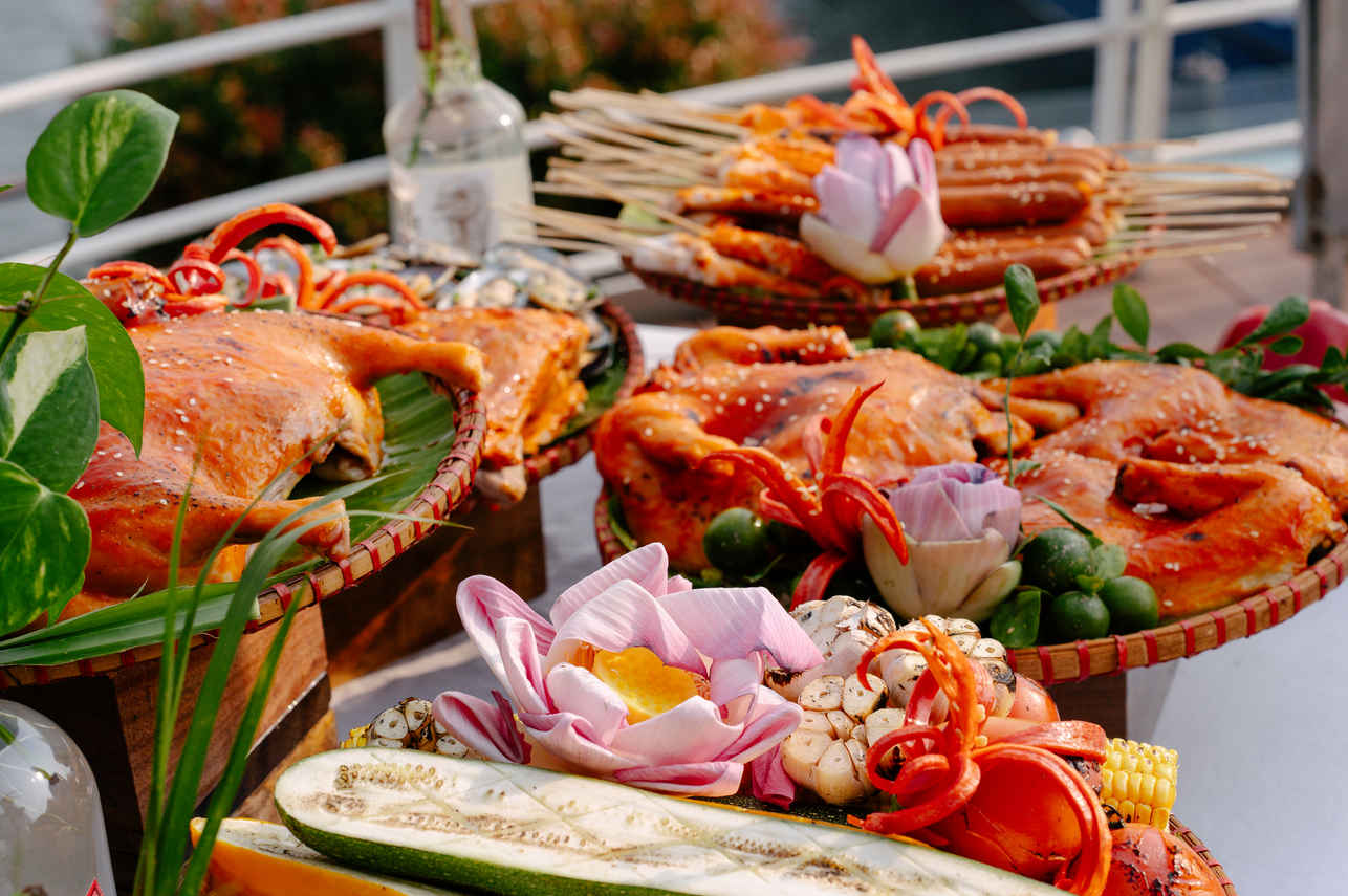 선상 음식 - Victoria Mekong