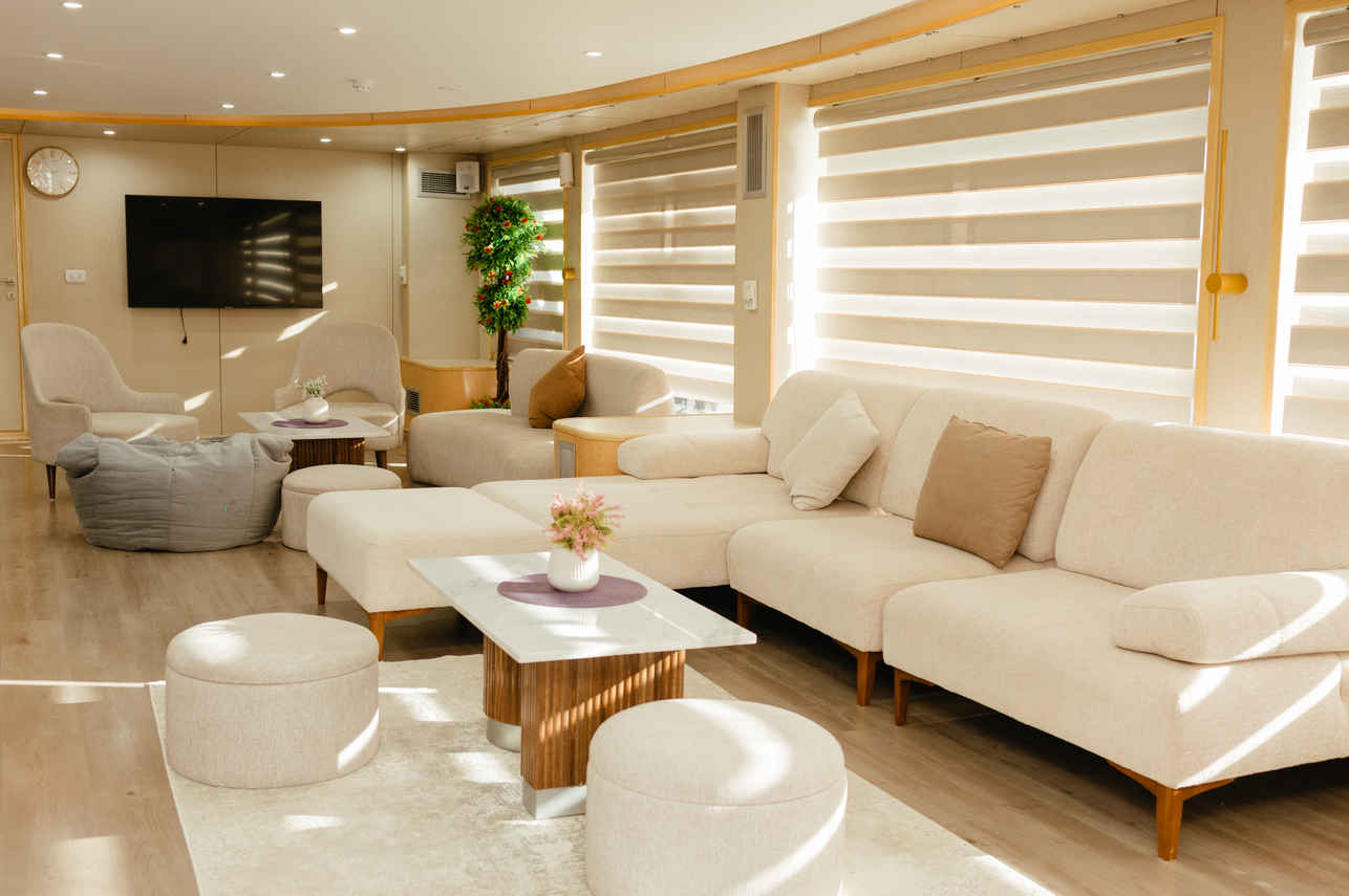 室内交谊厅 - AVO