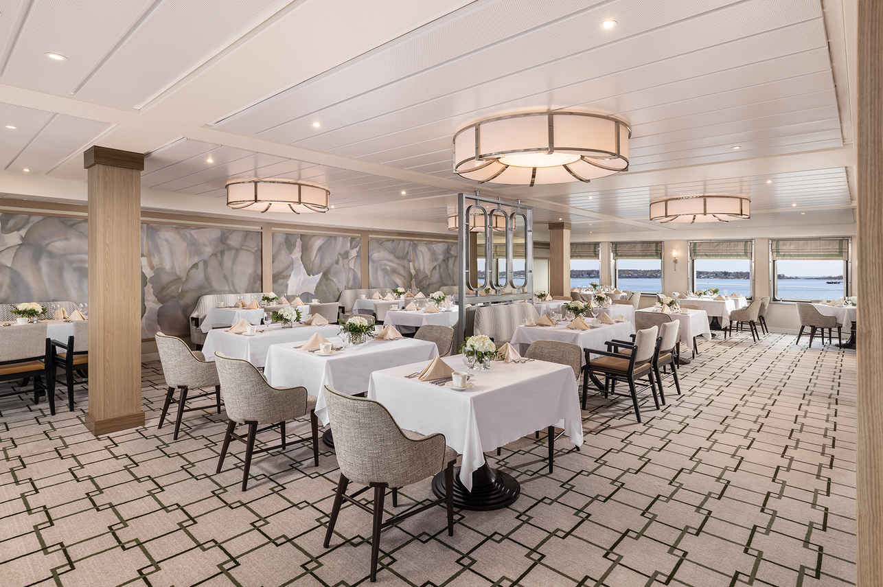 Dining Room - American Eagle Florida