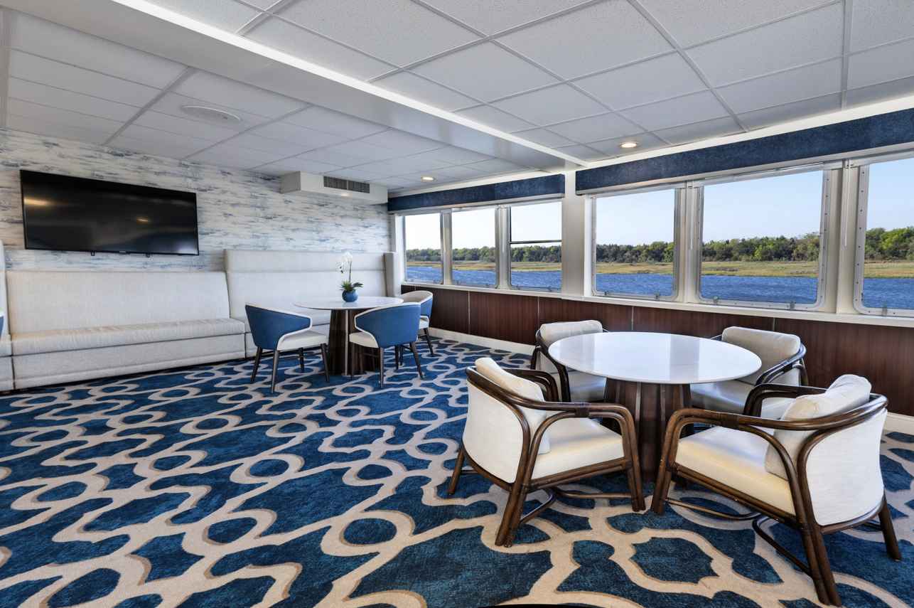 Indoor Saloon - American Independence