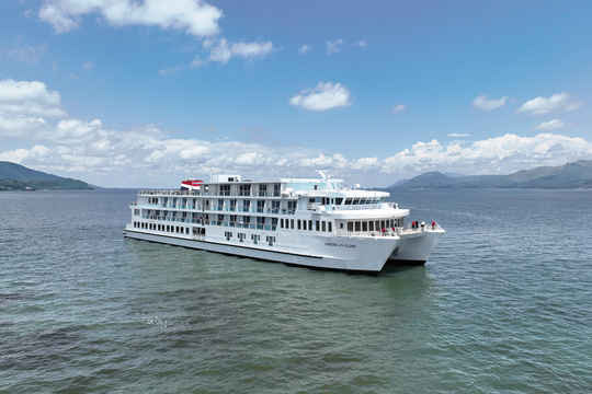 American Glory - Hudson River